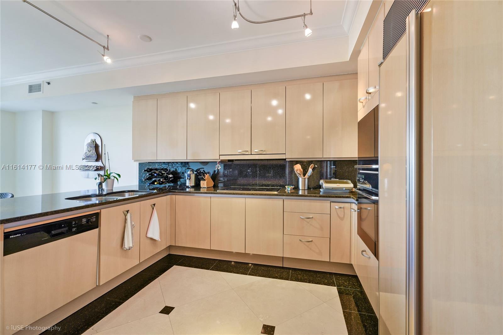 791 Crandon Blvd #704, Key Biscayne FL 33149