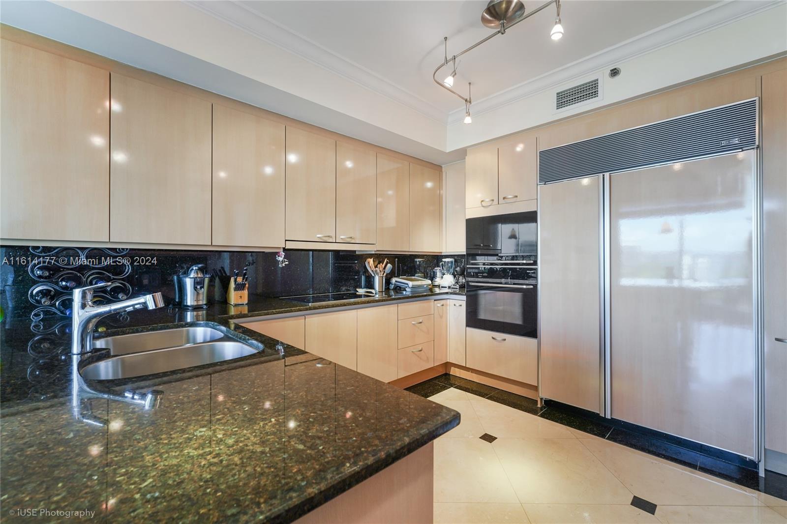 791 Crandon Blvd #704, Key Biscayne FL 33149