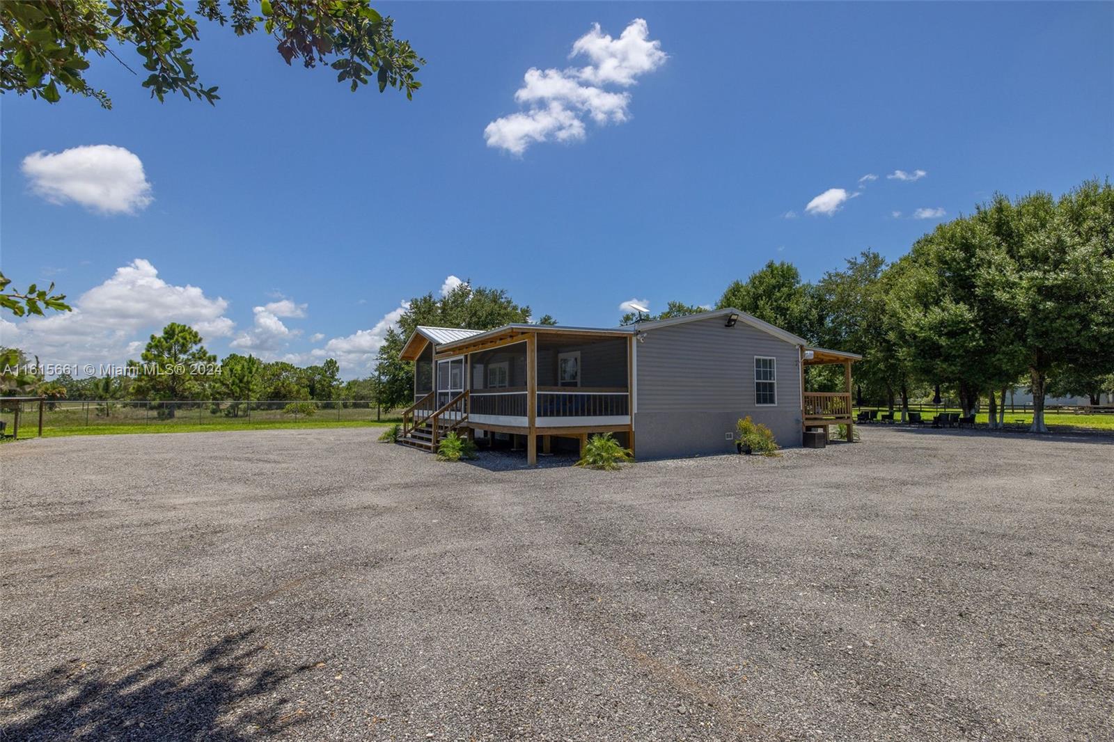 820 S Verda St, Clewiston, Florida image 4