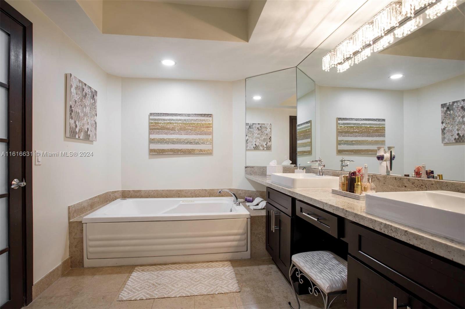 4775 Collins Ave #1604, Miami Beach FL 33140