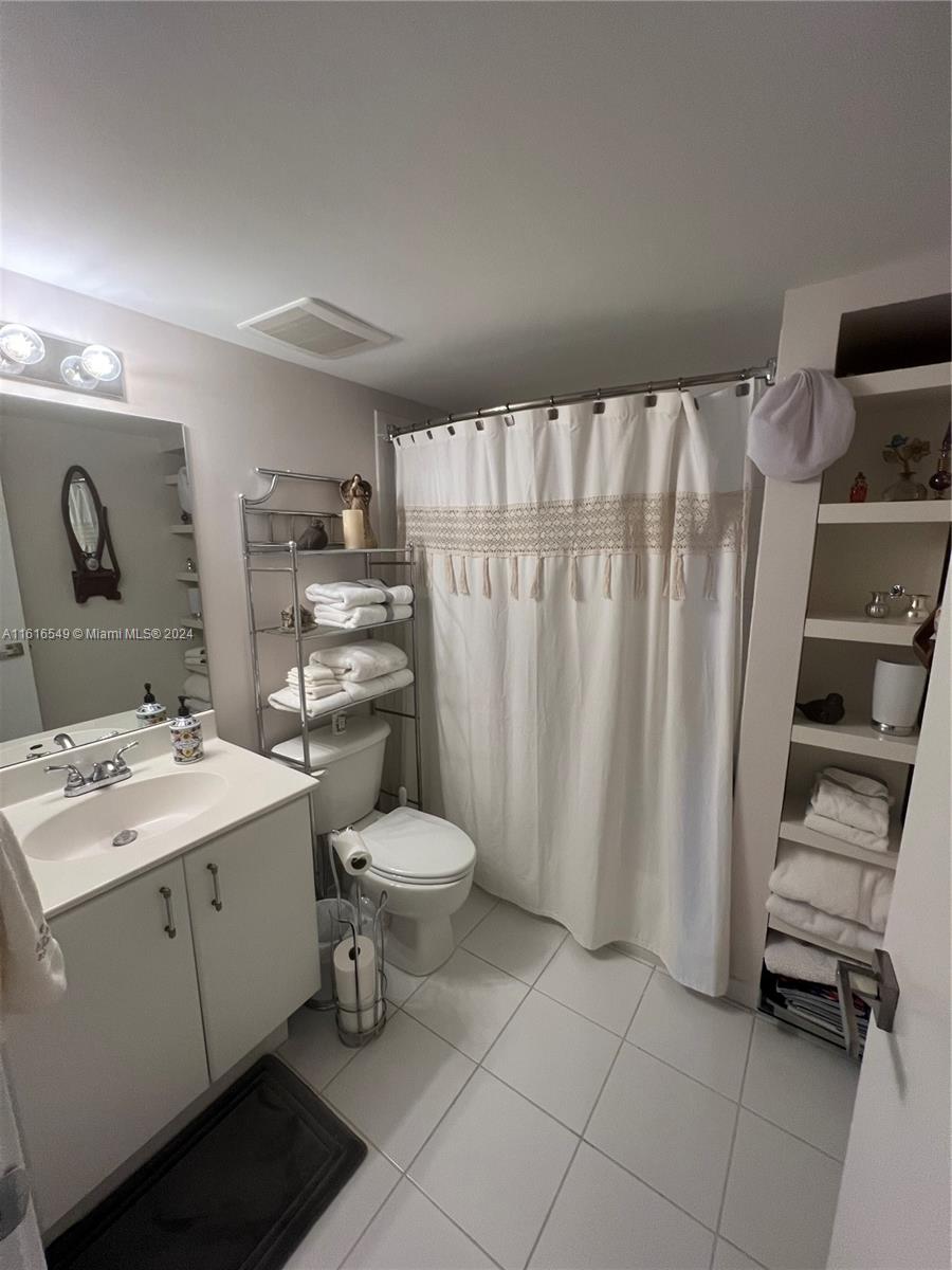 1555 N Treasure Dr #302, North Bay Village, Florida image 20