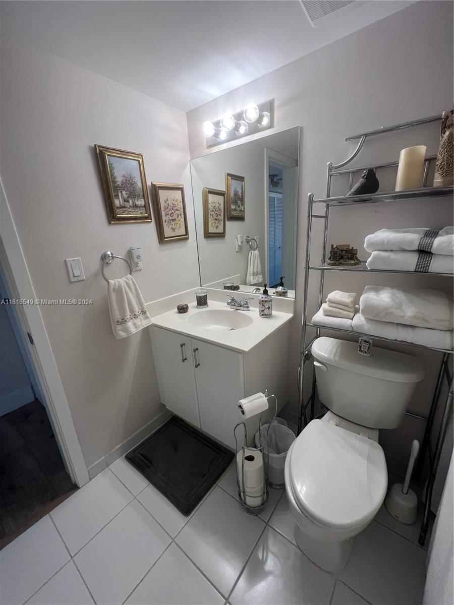 1555 N Treasure Dr #302, North Bay Village, Florida image 21