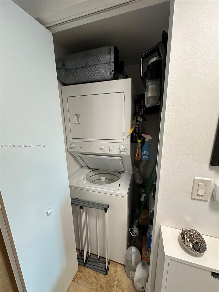 350 S Miami Ave #2909, Miami FL 33130