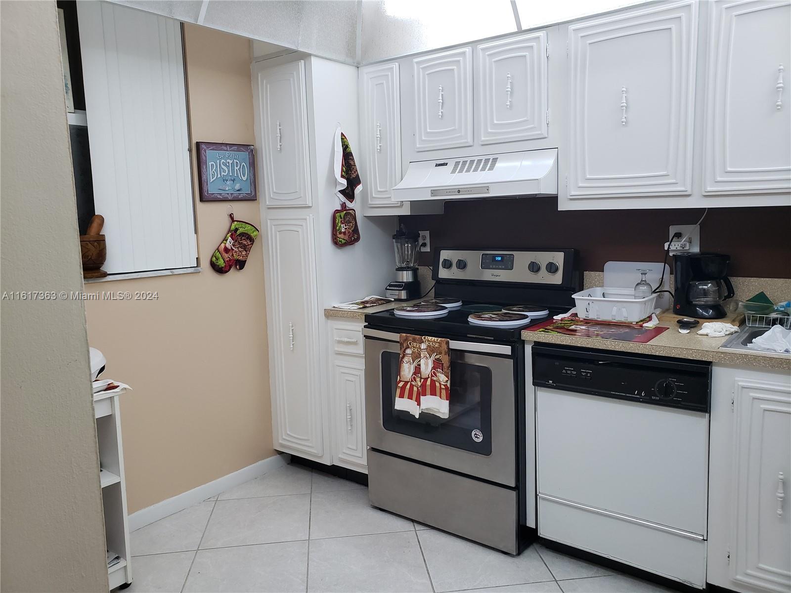 3671 Environ Blvd #565, Lauderhill, Florida image 12