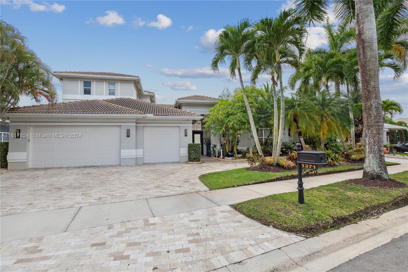 1371 Victoria Isle Dr, Weston, Florida image 1