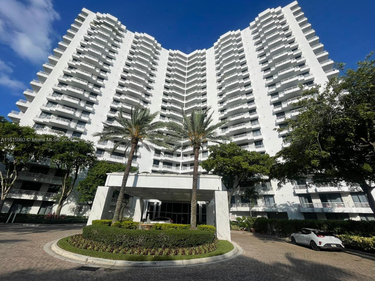 Welcome to your new home in the heart of Aventura! This charming 2 bedroom, 2 bathroom unit on the second floor offers a perfect blend of comfort and convenience. One of the highlights of this unit is the spacious balcony, ideal for enjoying morning coffee or evening sunsets with views of the garden. Located in a desirable area of Aventura, residents enjoy easy access to the Mall, sunny Isles Beach, Restaurants, supermarkets.
Whether you're looking for a place to call home or an investment opportunity, this unit offers both comfort and convenience in one of Aventura's most sought-after neighborhoods.