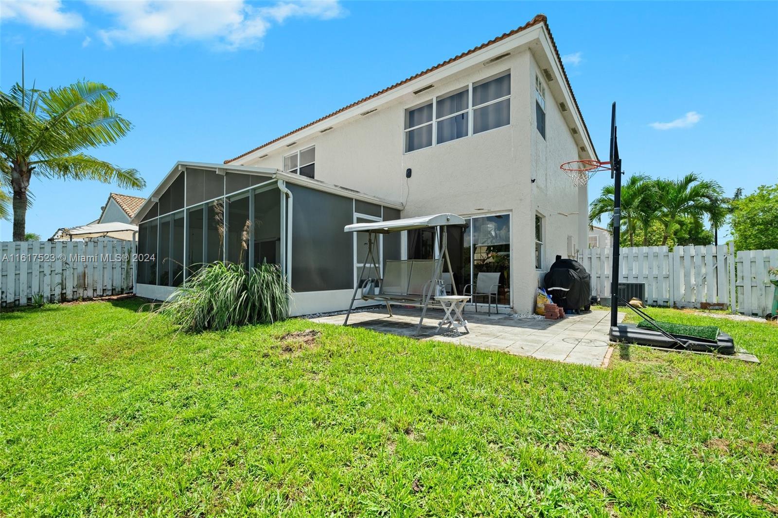 600 Lakeshore Ter, Davie, Florida image 28