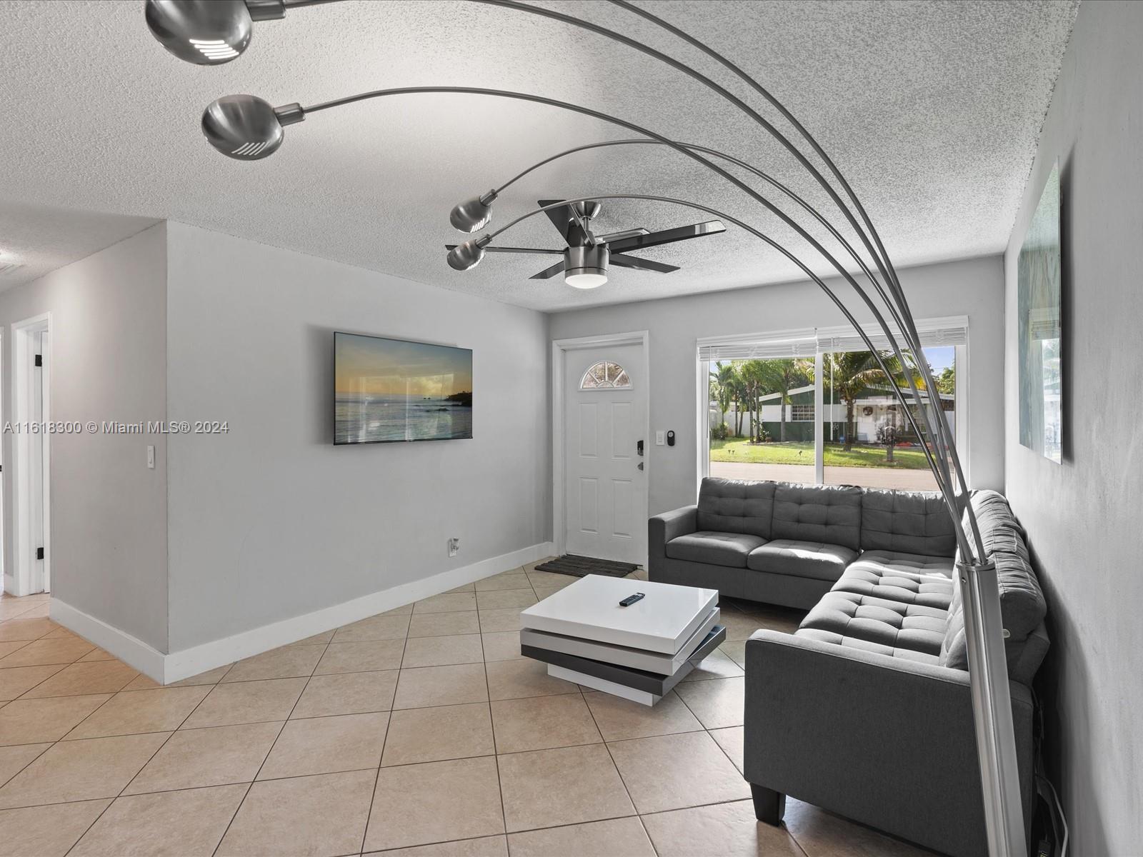 4255 SW 50th St, Dania Beach, Florida image 3