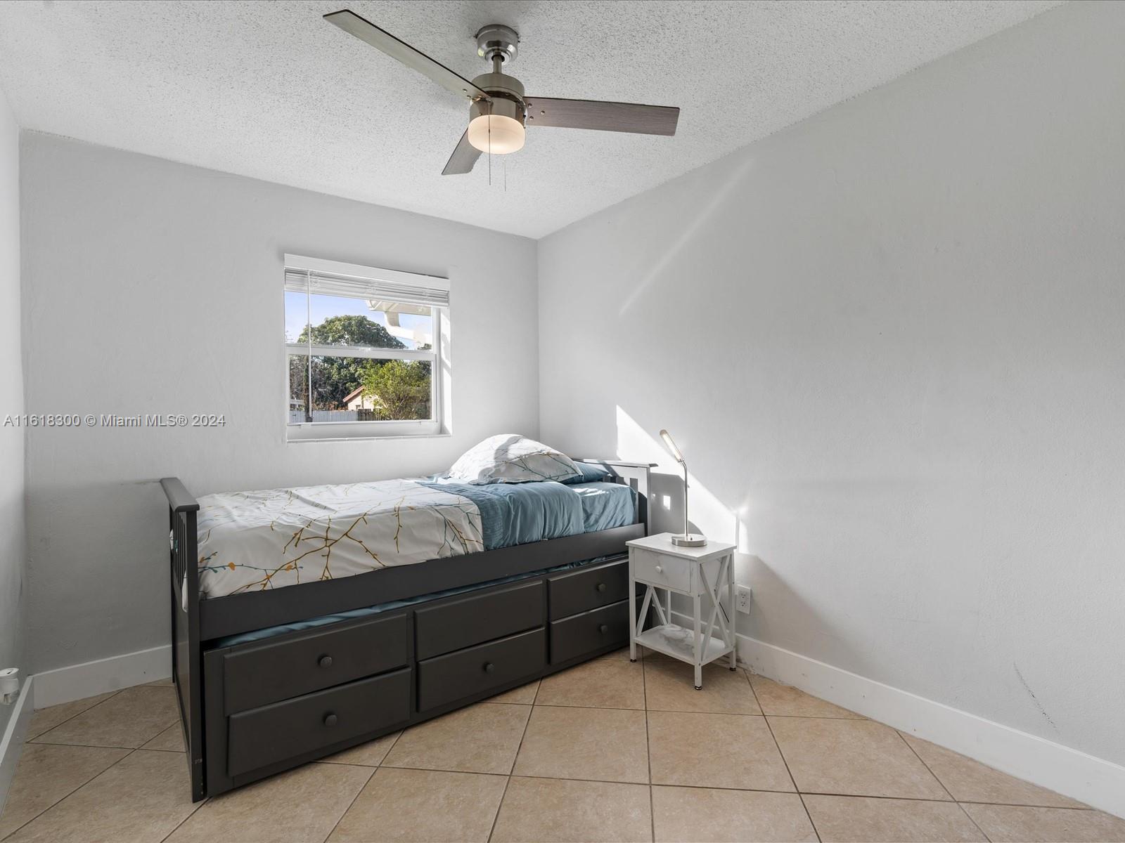 4255 SW 50th St, Dania Beach, Florida image 7