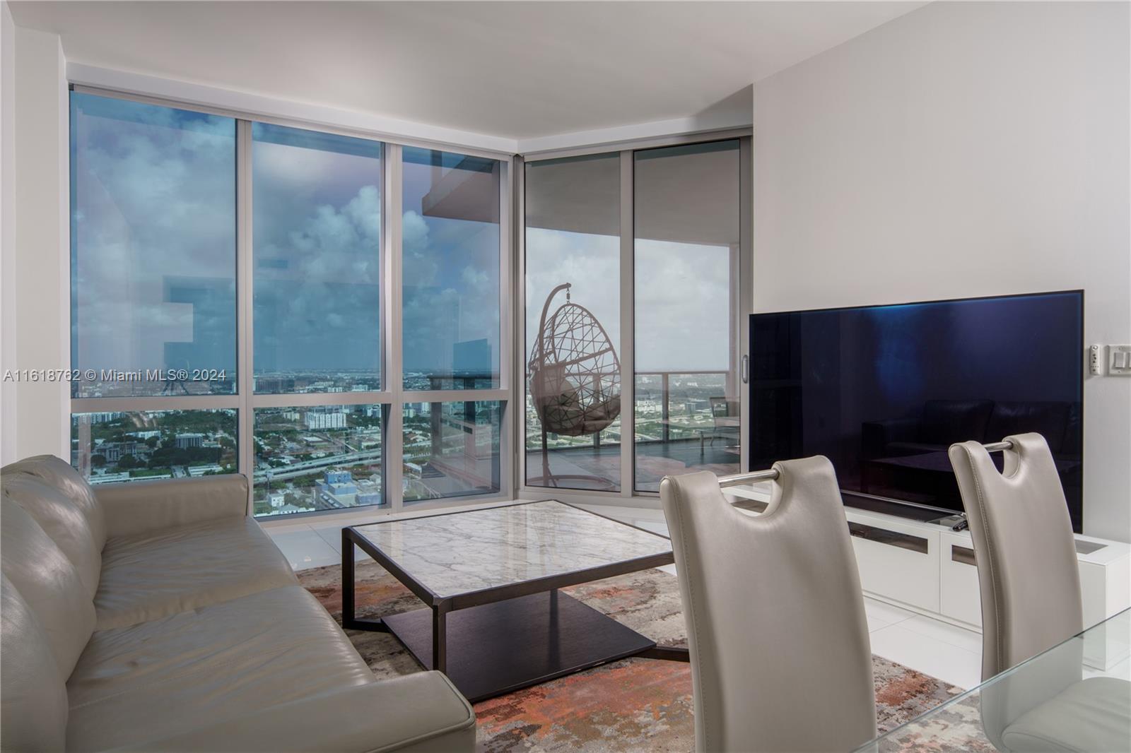 851 NE 1st Ave #4406, Miami, Florida image 33