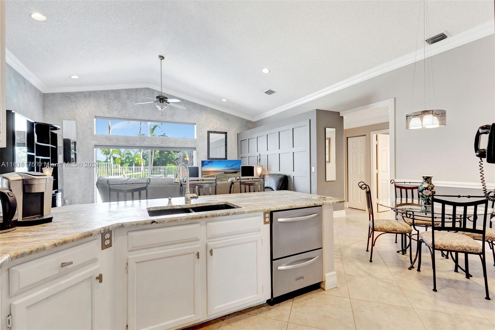 11092 Narragansett Bay Ct, Wellington, Florida image 17