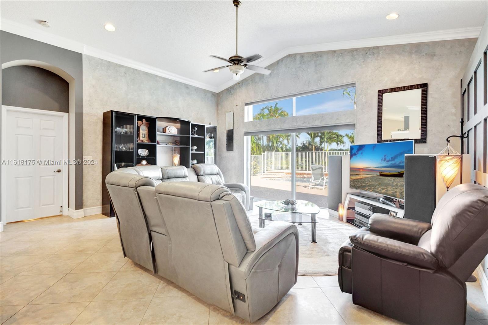 11092 Narragansett Bay Ct, Wellington, Florida image 19