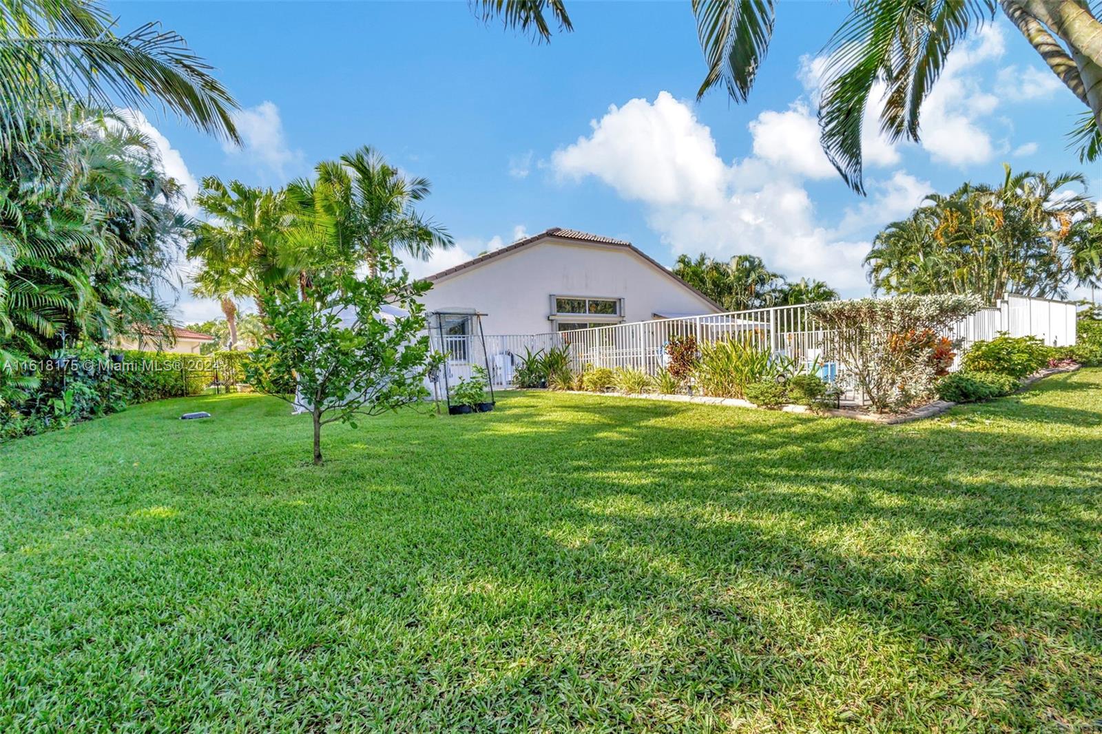 11092 Narragansett Bay Ct, Wellington, Florida image 7