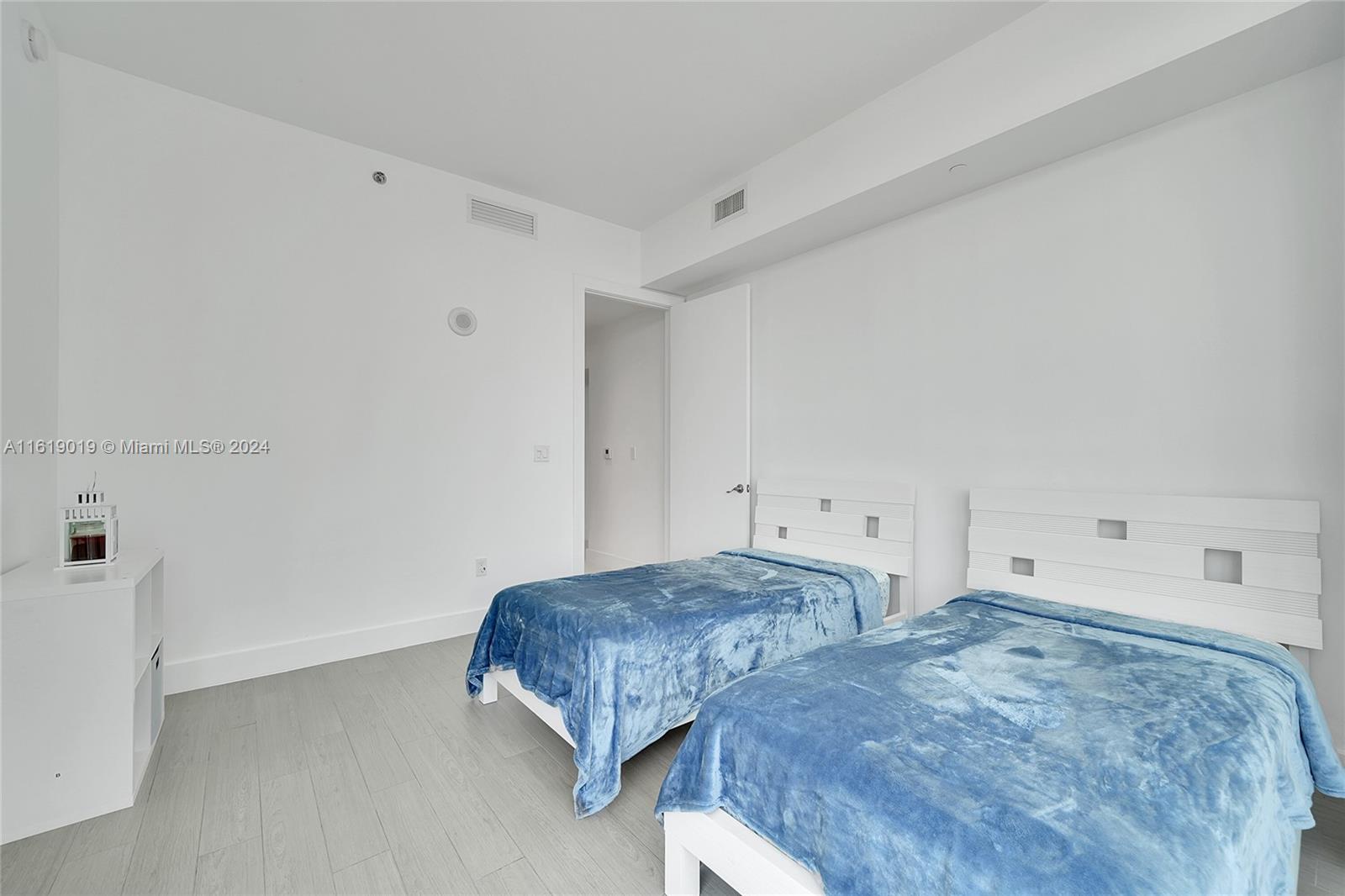 16001 Collins Ave #504, Sunny Isles Beach FL 33160