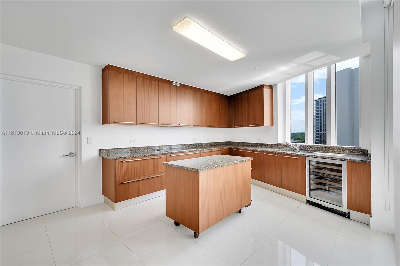 16001 Collins Ave #504, Sunny Isles Beach FL 33160
