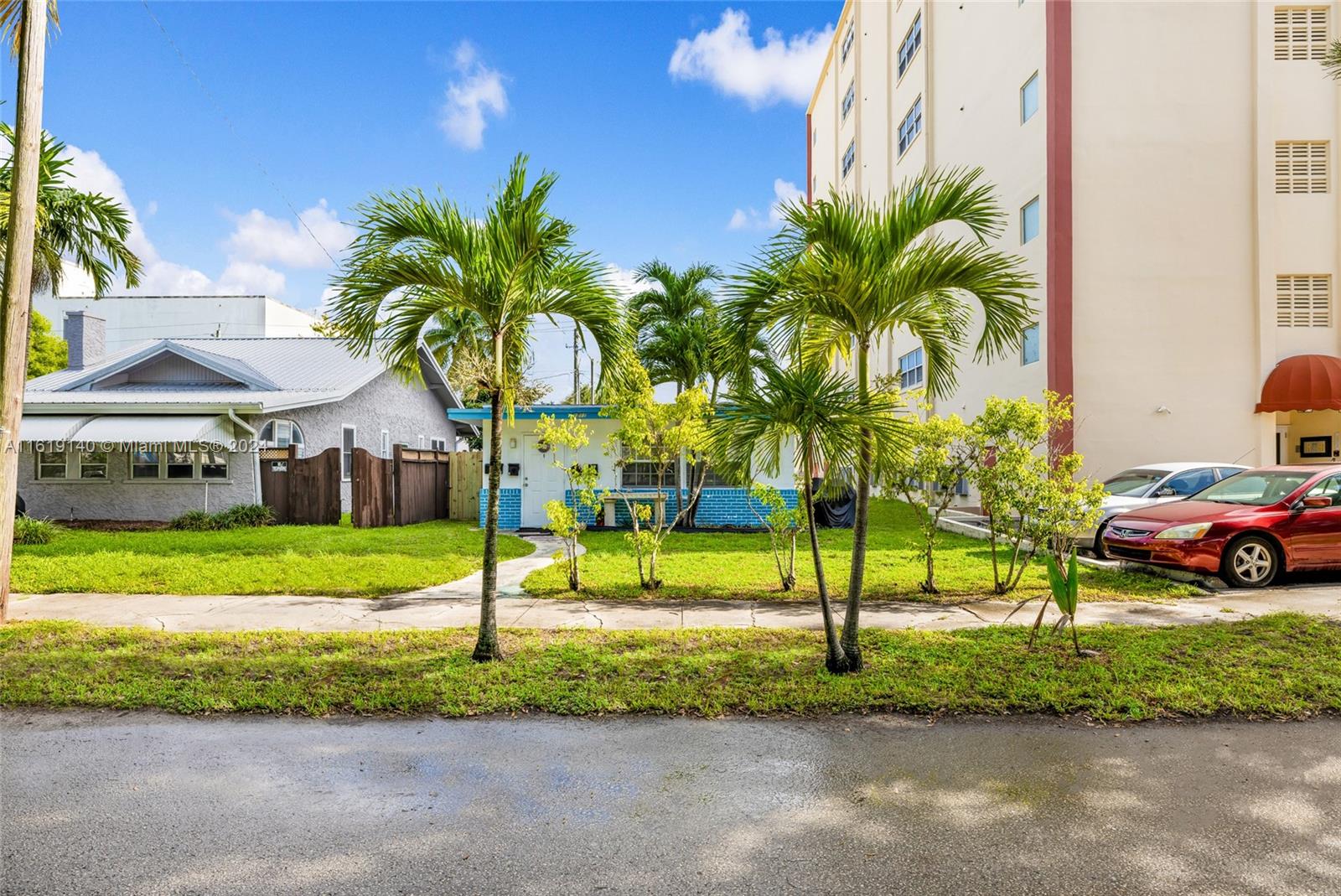 1711 Buchanan St, Hollywood, Florida image 8