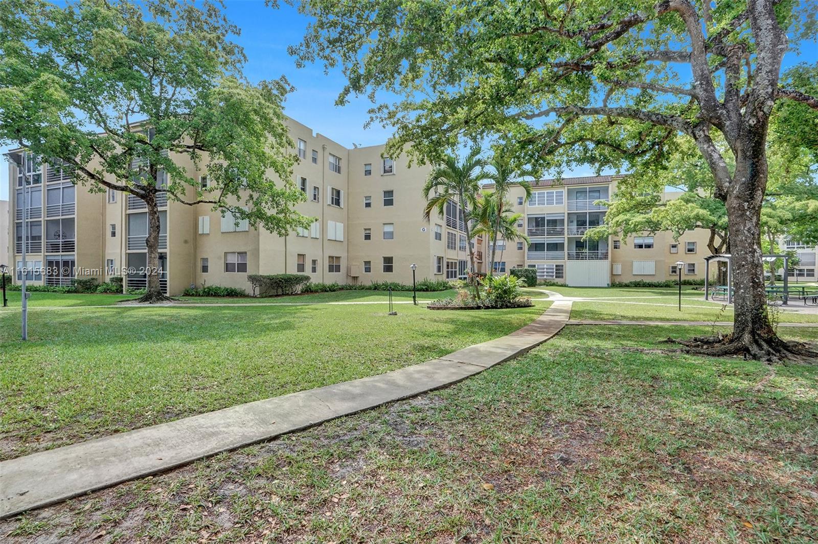 2871 Somerset Dr #209, Lauderdale Lakes, Florida image 36