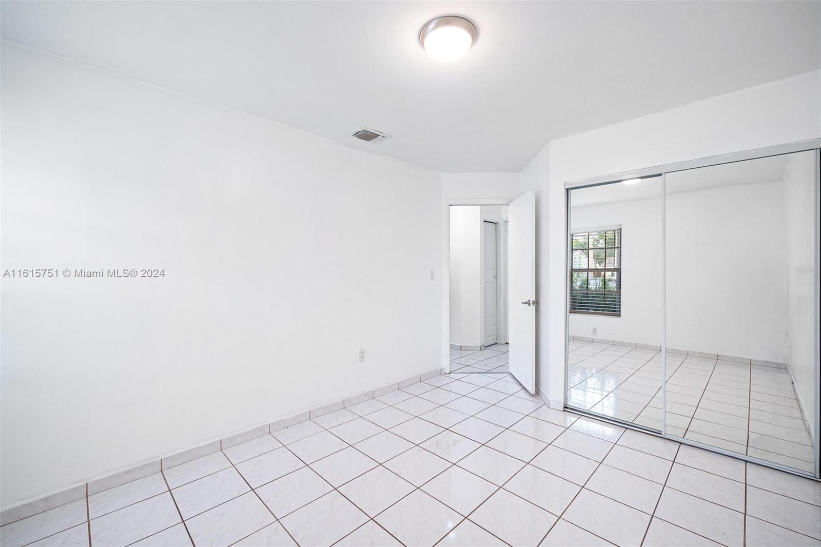 19909 NW 67th Cir Ct, Hialeah, Florida image 22