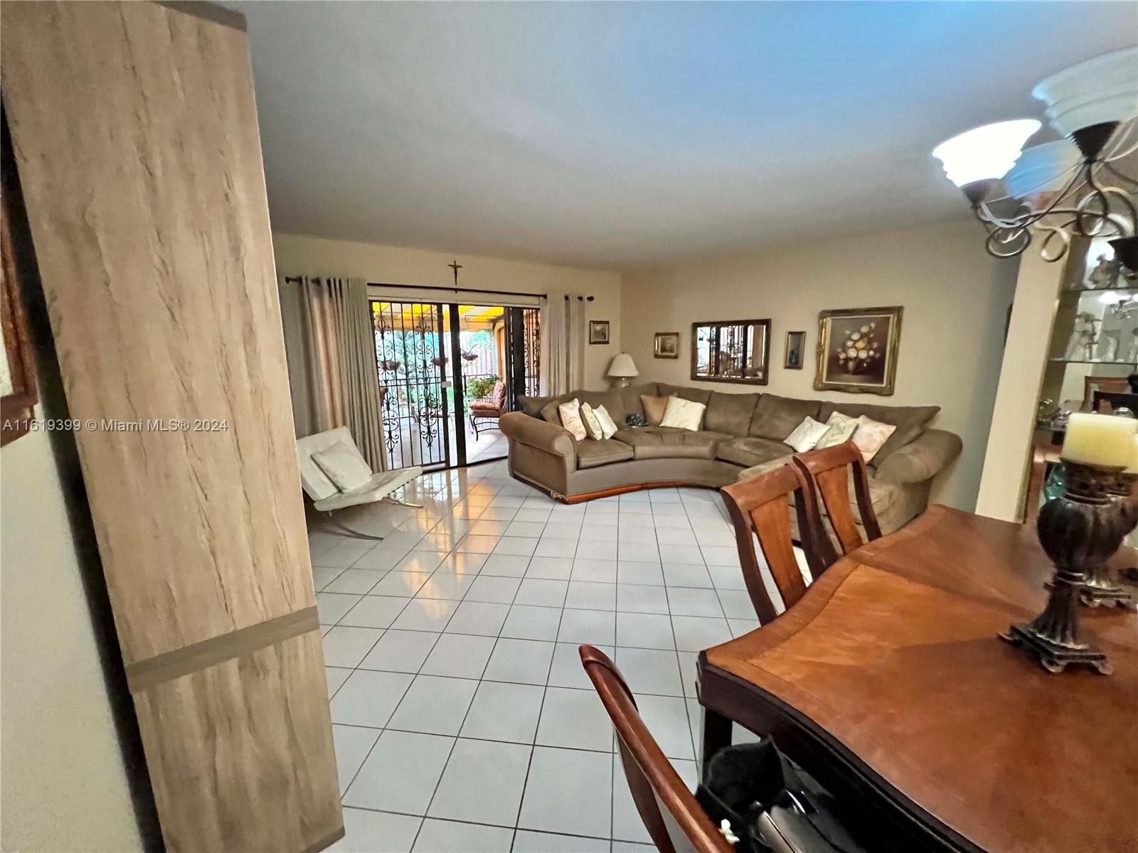 7117 Ballantrae Ct, Miami Lakes, Florida image 4