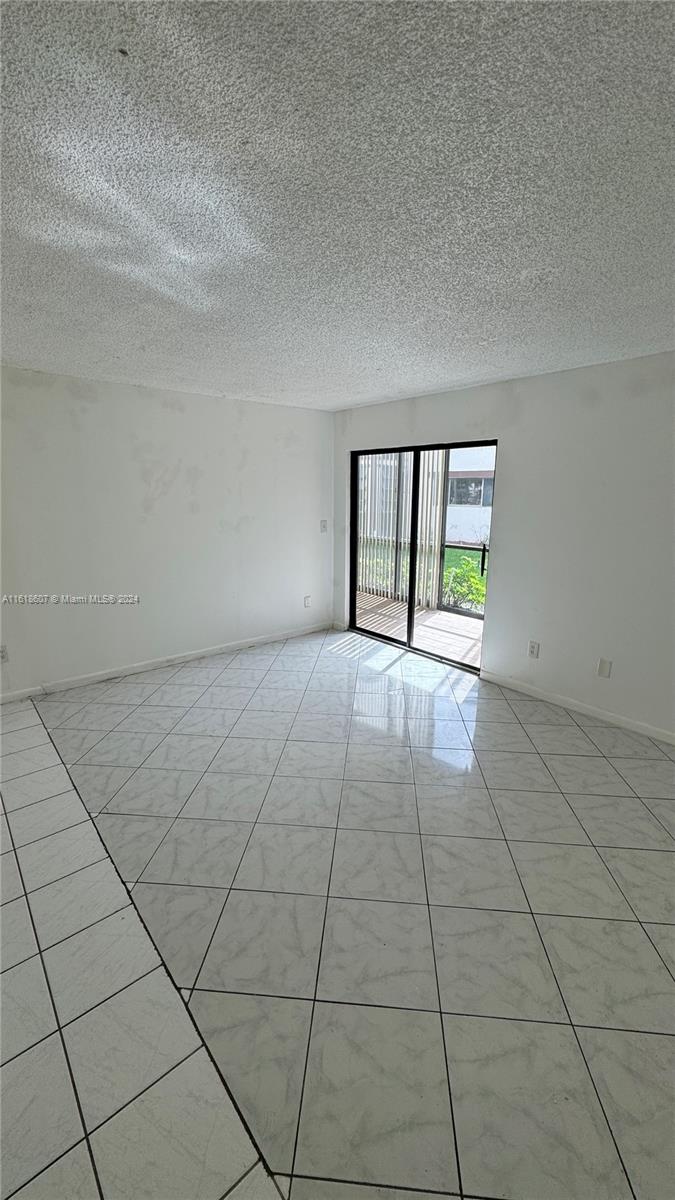 9860 S Belfort Cir #110, Tamarac, Florida image 2