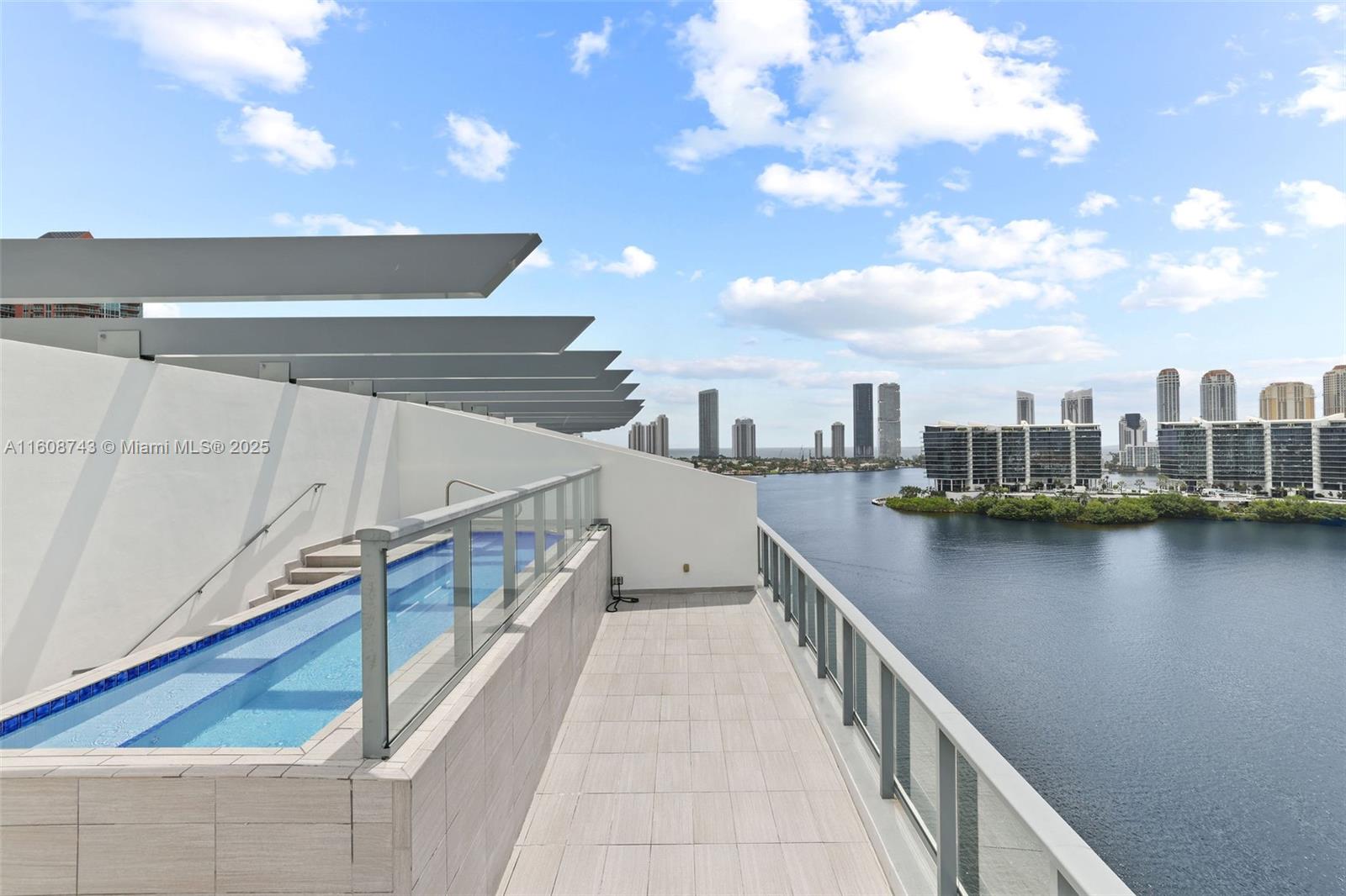 3300 NE 188th St #UPH12 + Rooftop, Aventura FL 33180