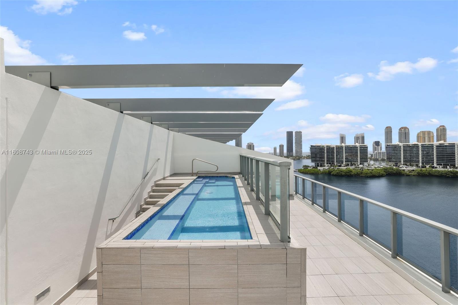 3300 NE 188th St #UPH12 + Rooftop, Aventura FL 33180