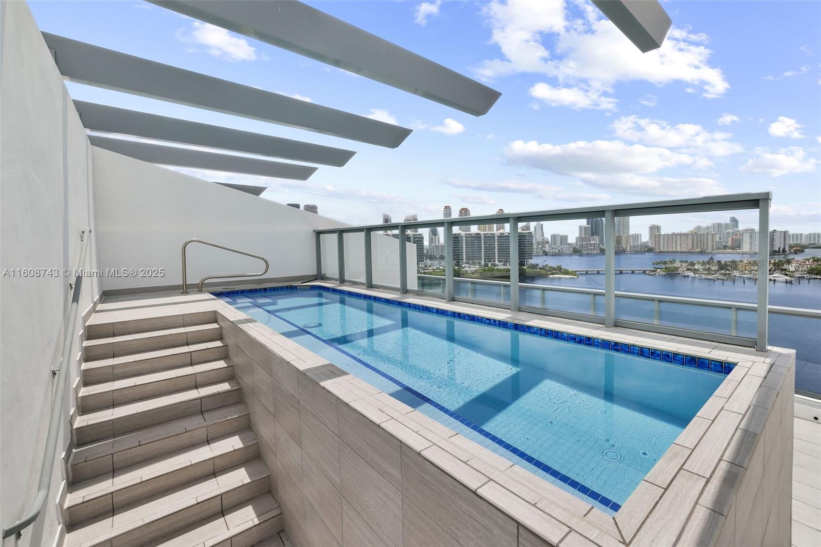 3300 NE 188th St #UPH12 + Rooftop, Aventura FL 33180