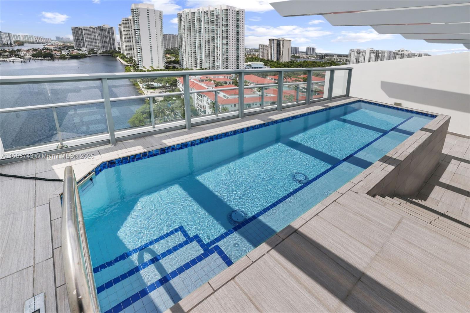 3300 NE 188th St #UPH12 + Rooftop, Aventura FL 33180