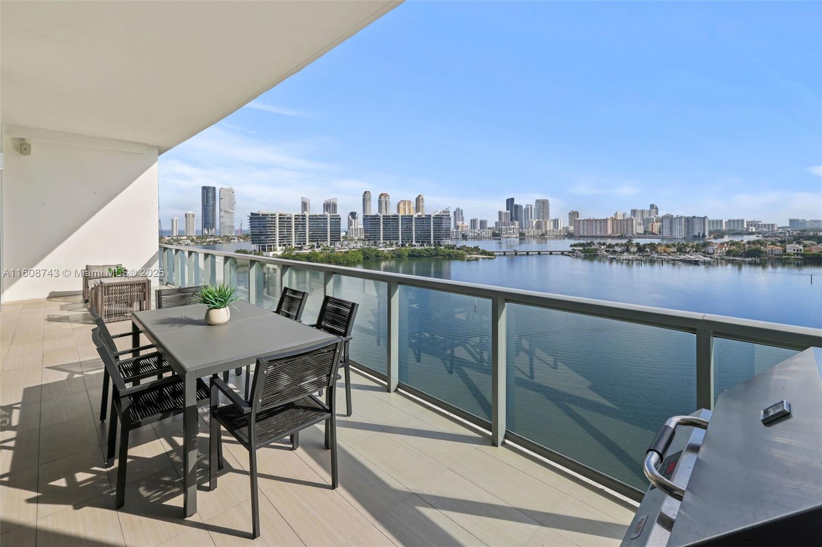 3300 NE 188th St #UPH12 + Rooftop, Aventura FL 33180