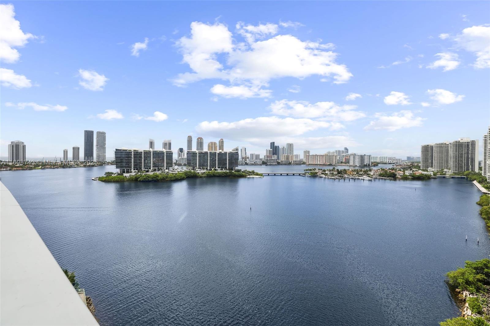 3300 NE 188th St #UPH12 + Rooftop, Aventura FL 33180