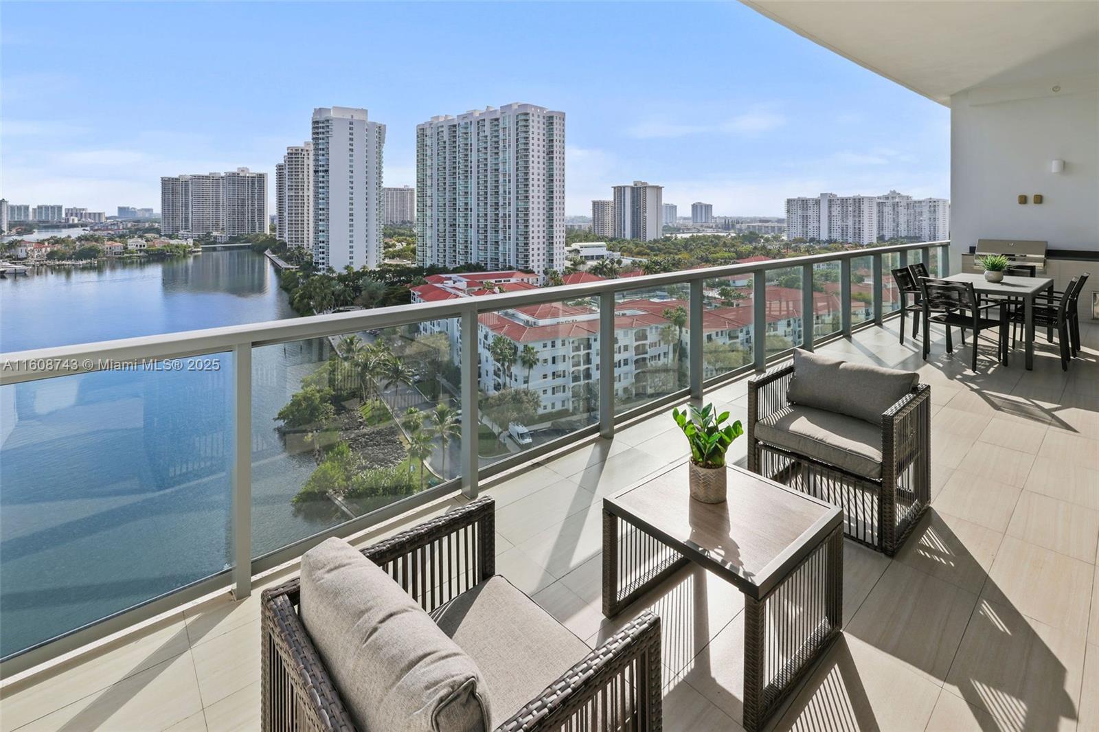 3300 NE 188th St #UPH12 + Rooftop, Aventura FL 33180