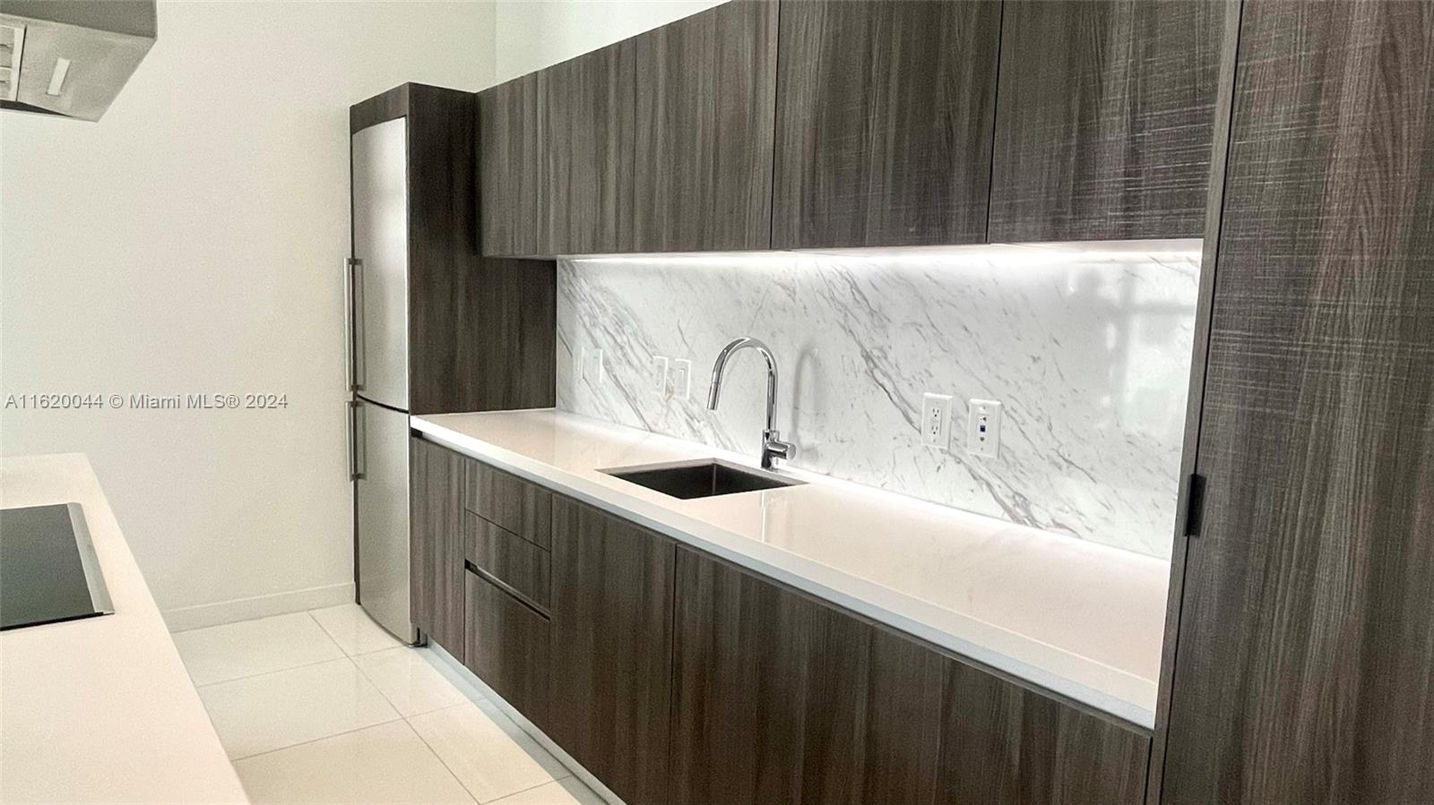 Condo for Sale in Miami, FL