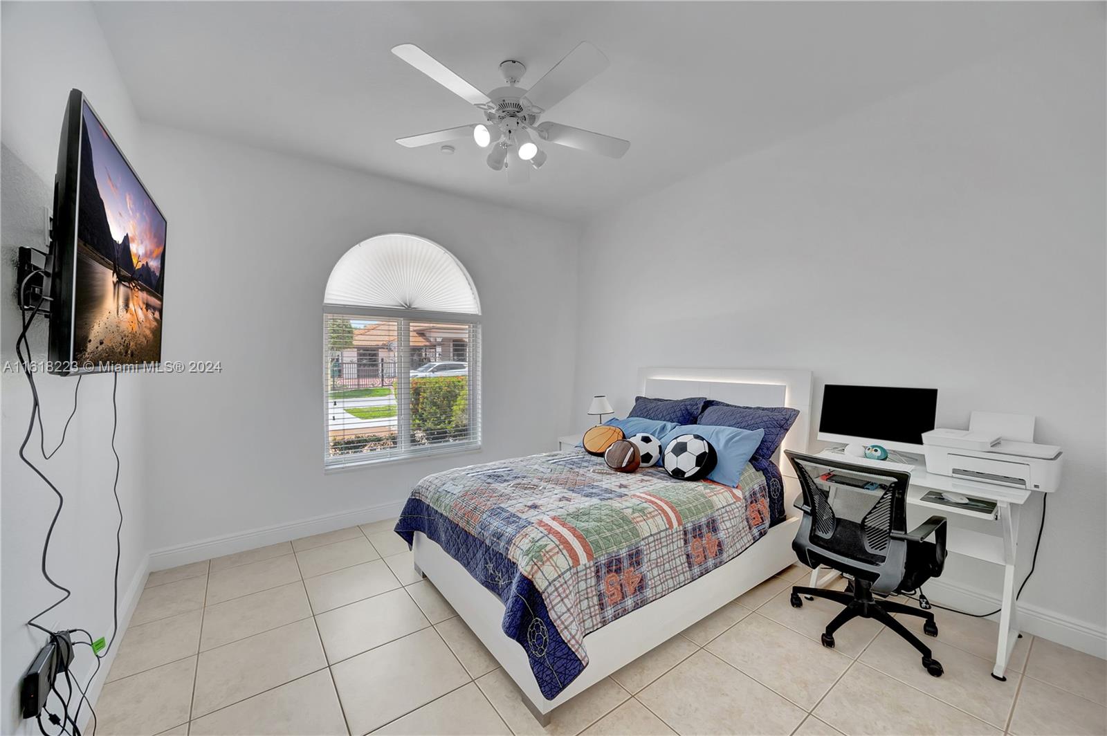 Listing Photo 18