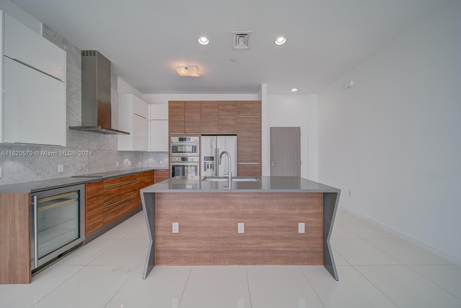 601 NE 27th St #1904, Miami FL 33137