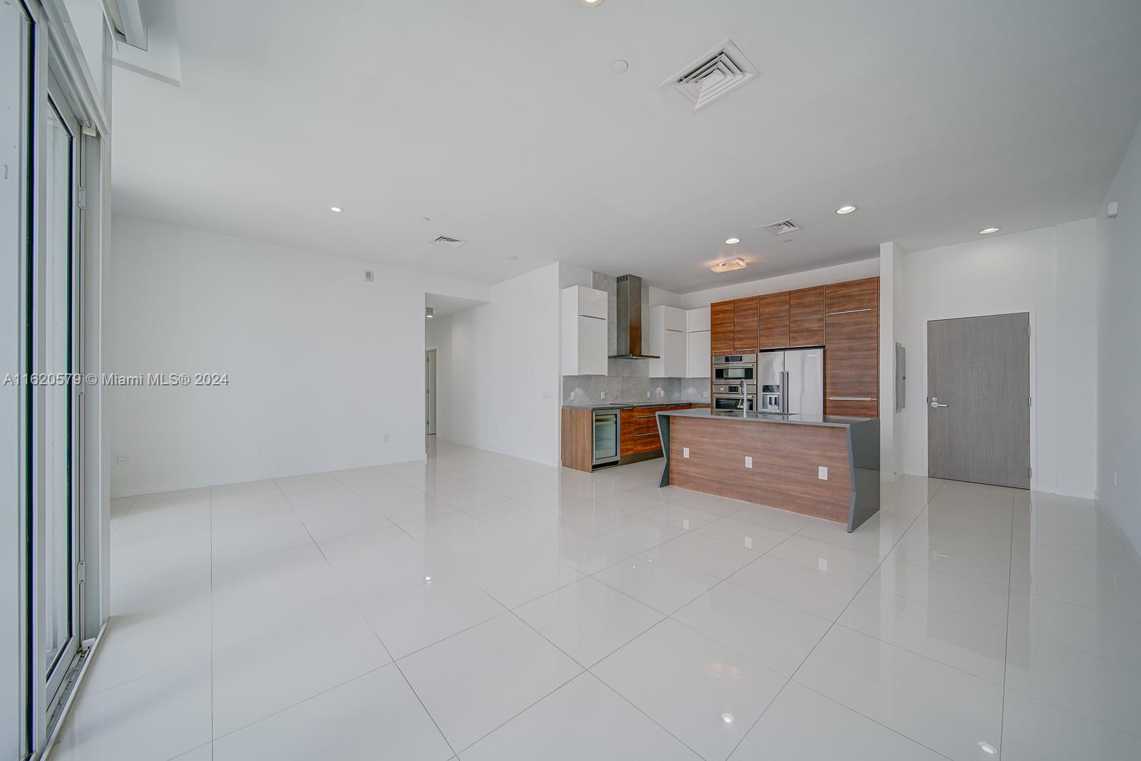 601 NE 27th St #1904, Miami FL 33137