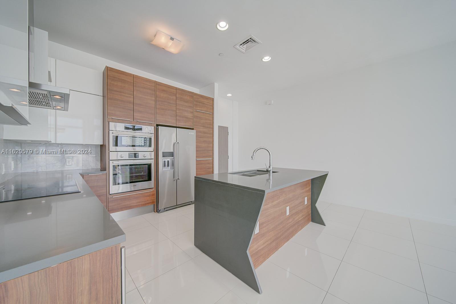 601 NE 27th St #1904, Miami FL 33137