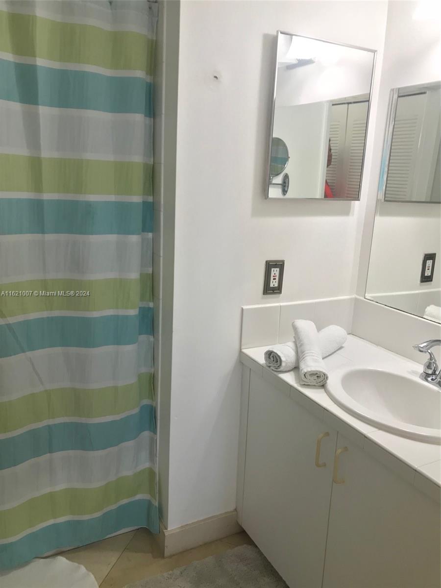 19801 E Country Club Dr #4-603, Aventura FL 33180