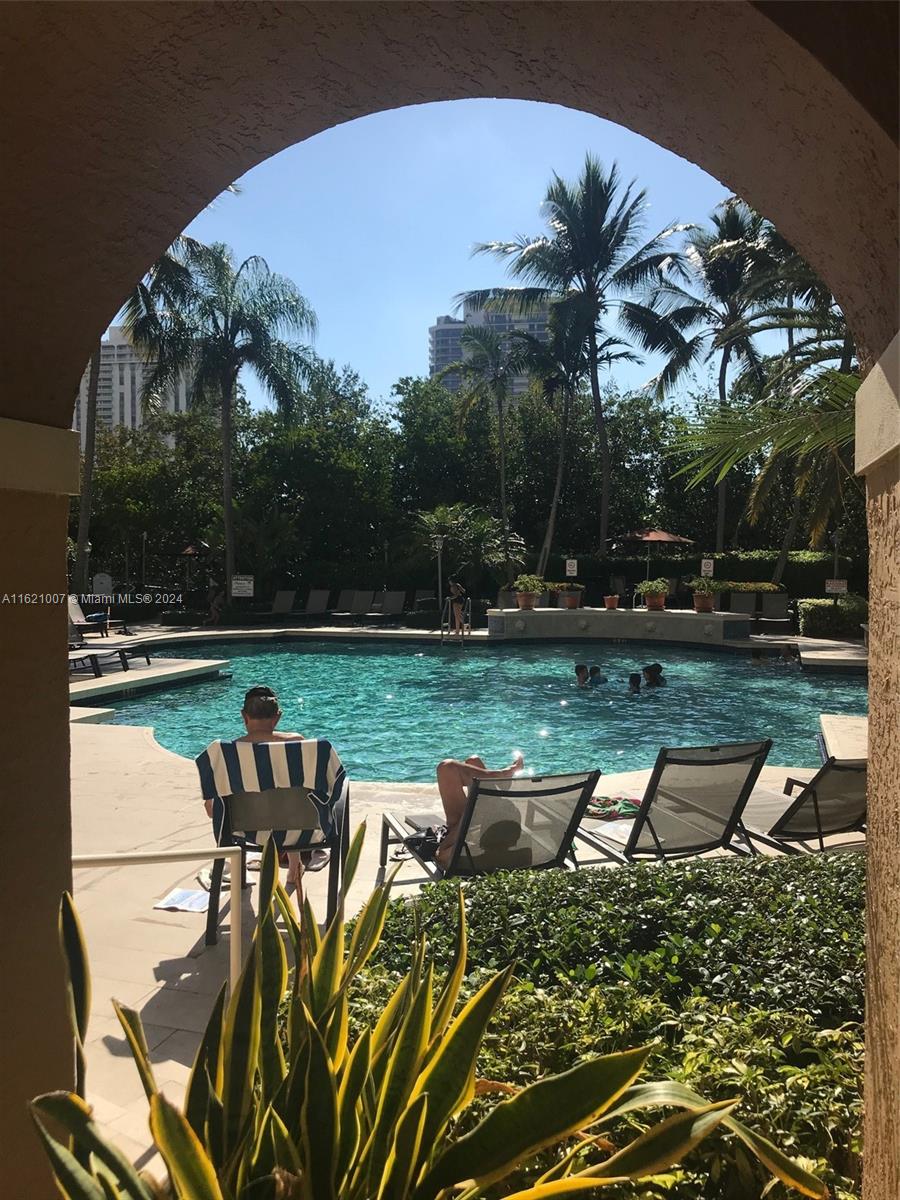 19801 E Country Club Dr #4-603, Aventura FL 33180