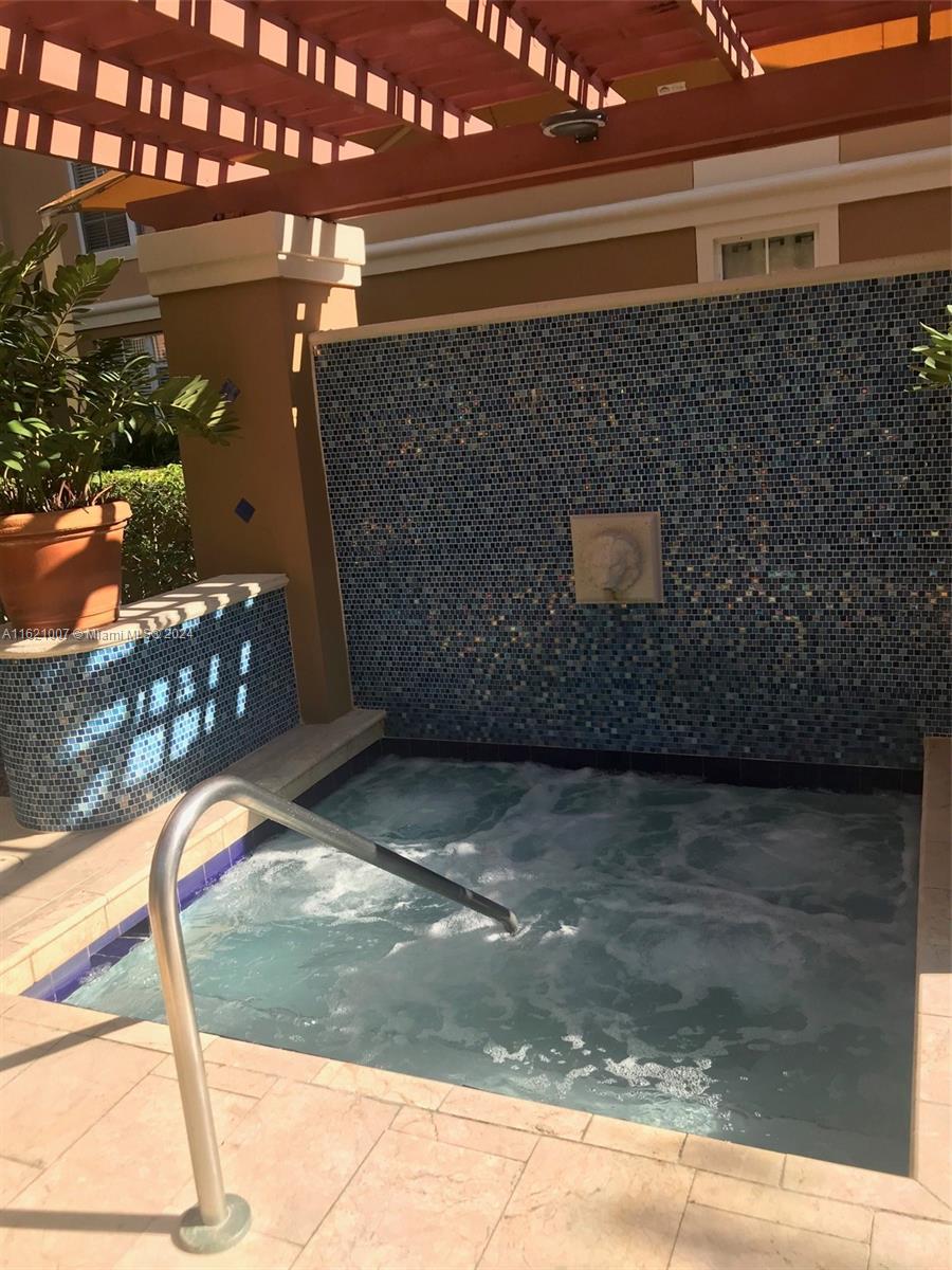19801 E Country Club Dr #4-603, Aventura FL 33180