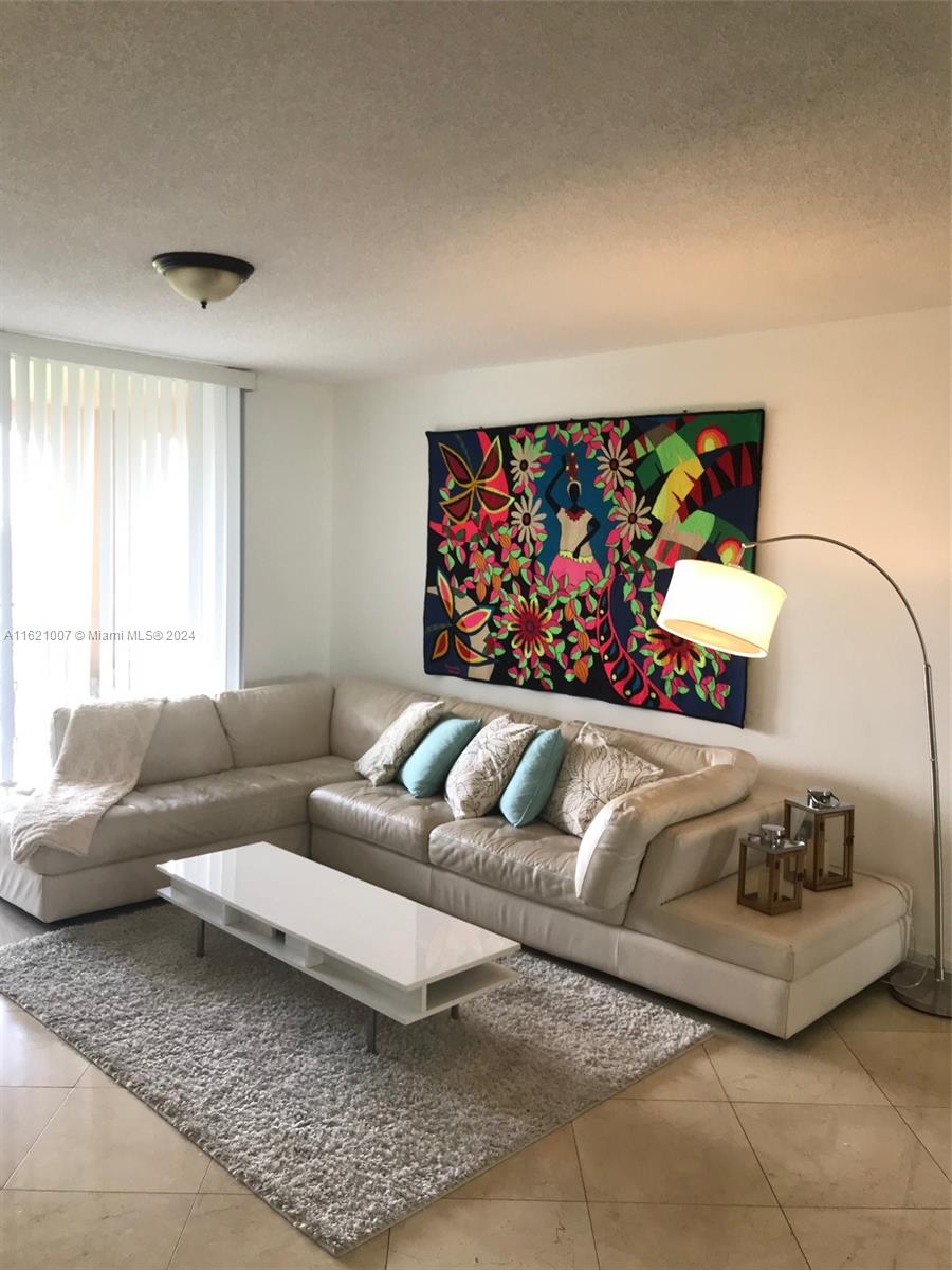 19801 E Country Club Dr #4-603, Aventura FL 33180