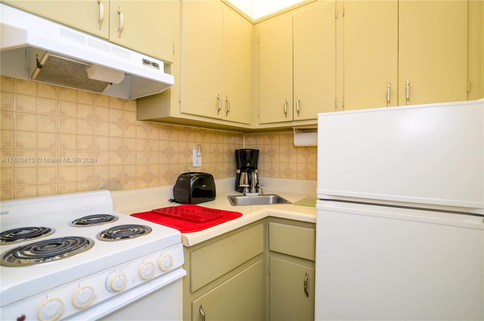 1716 N 16th Ct, Hollywood, Florida image 34