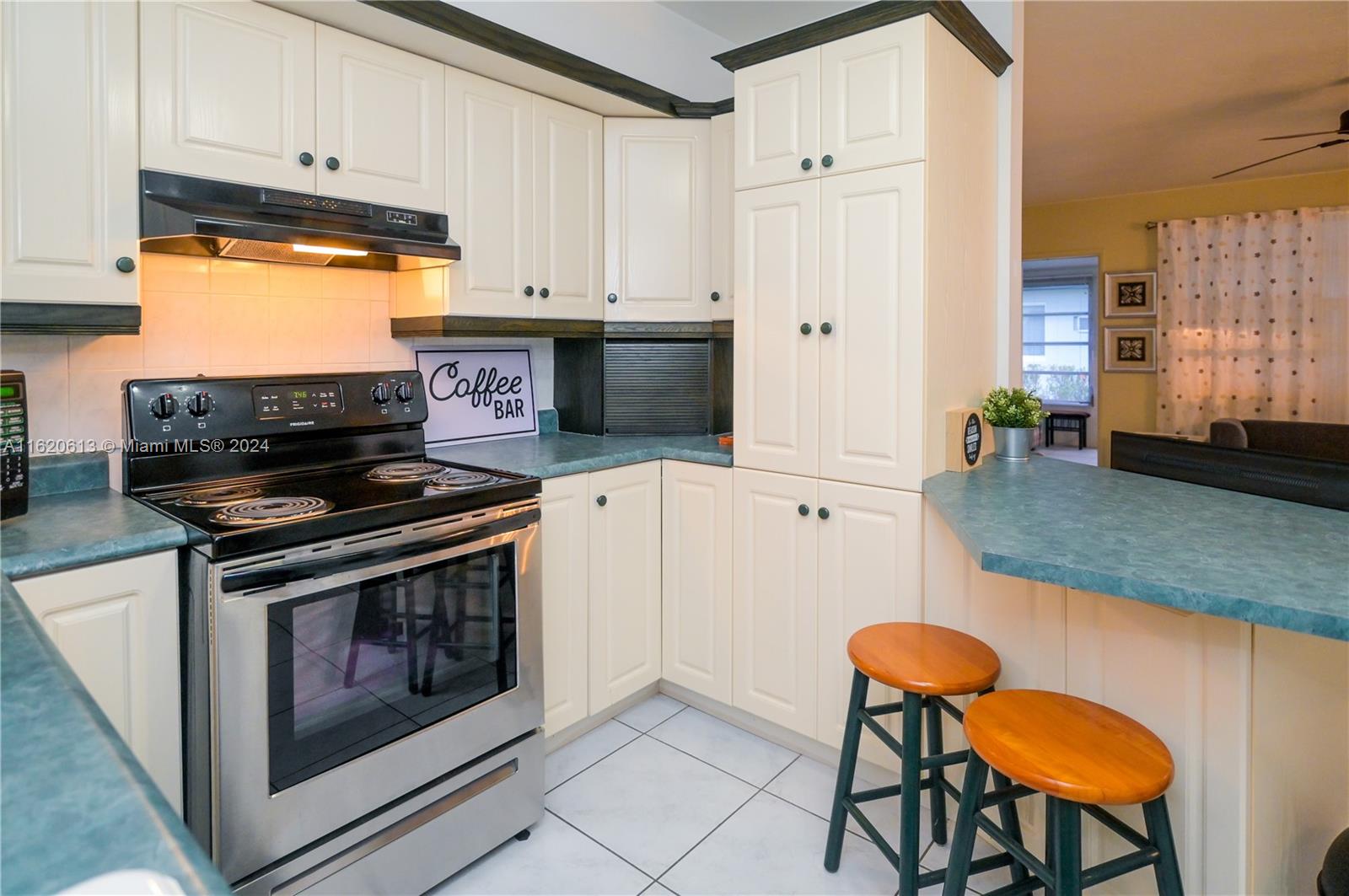 1716 N 16th Ct, Hollywood, Florida image 7