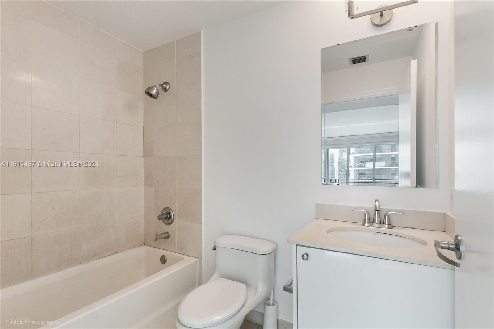 60 SW 13th St #2004, Miami FL 33130