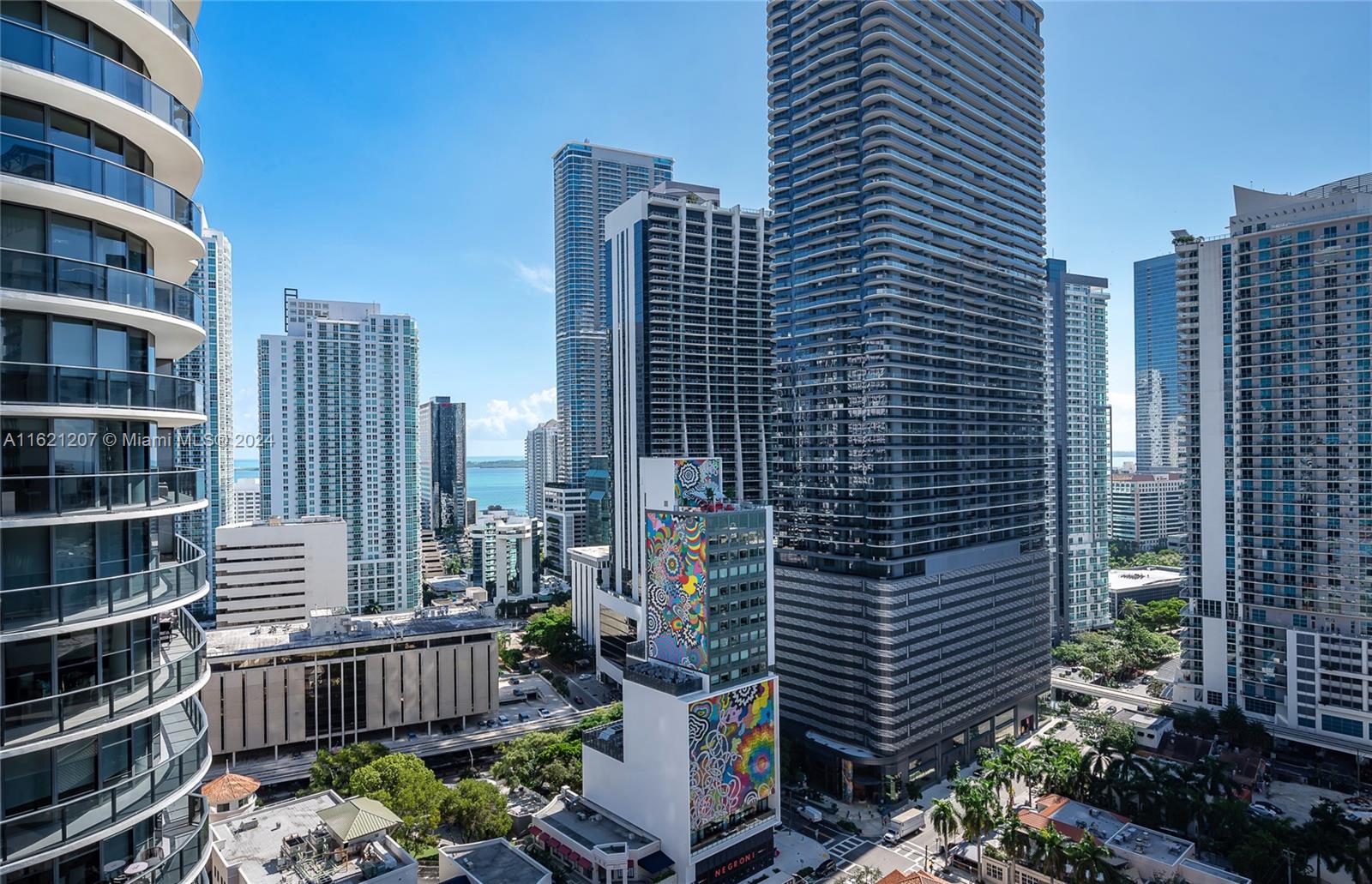 BRIGHT AND SPACIOUS PRIME CORNER  2 BEDS / 2 BATH + DEN UNIT WITH STUNNNIG VIEWS TO THE CITY (SUPERB SOUTH EAST EXPOSURE) AT PRESTIGEOUS BRICKELL HEIGHTS - WEST TOWER.  Outstanding location at the heart of Brickell. Gorgeous imported WARM OAK wood plank tile,  full wrap around balcony to enjoy, delighted dark wood kitchen cabinetry and luxurious countertops, impeccable finishes, customized closets, dual master bathroom sinks with comforting tub and separate shower, and much more!  Brickell Heights offers state of the art amenities, valet services, concierge, community pool, exercise room, child pay area, sauna, spa, and much more. Steps away from Brickell City Center and everything Brickell has to offer, restaurants, banking and entertainment. Enjoy SE Florida at its best!