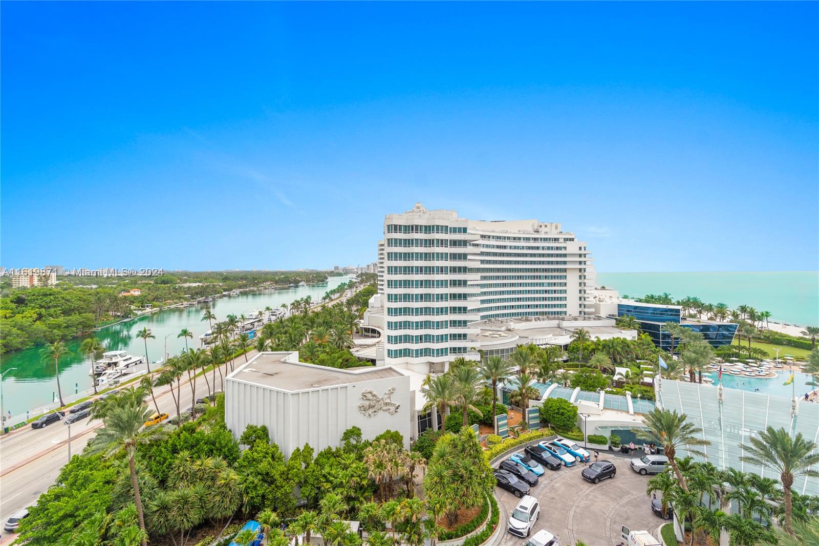 Beautiful Jr Suite w/ocean, bay & city views at Fontainebleau II. Enjoy full service, vacation-style living in a furnished turnkey unit with ample closet space and balcony. This unit comfortably sleeps four with a king bed, living area with sleeper sofa and kitchenette. The Fontainebleau resort offers award-winning restaurants, LIV night club, Lapis spa & state-of-the-art fitness center, bakery, shops, full-service salon and more. Maintenance fees include all utilities: AC, internet, cable, local calls, electricity, valet + daily free breakfast in owner's lounge. Please click the virtual tour link to see a video of the property.