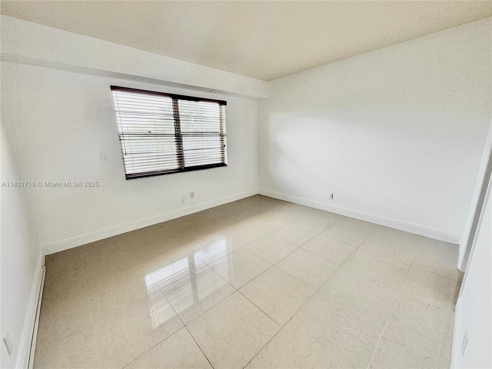 3150 W Rolling Hills Cir #307, Davie, Florida image 25