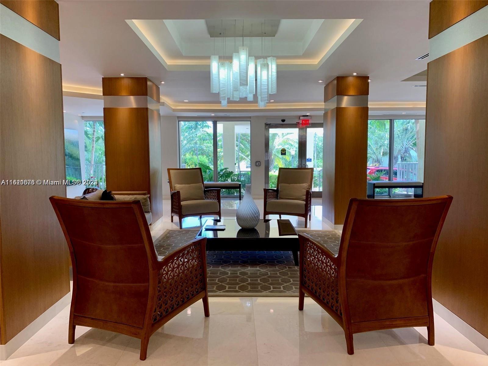 600 Grapetree Dr #4DN, Key Biscayne FL 33149
