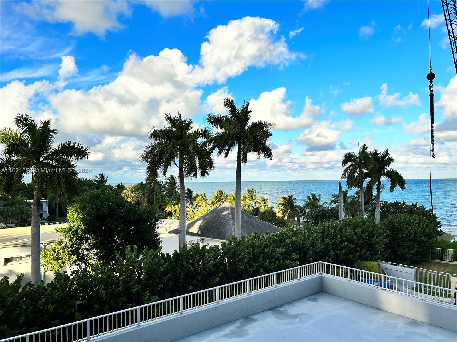 600 Grapetree Dr #4DN, Key Biscayne FL 33149