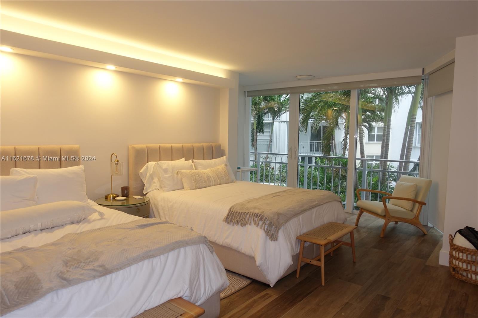 600 Grapetree Dr #4DN, Key Biscayne FL 33149