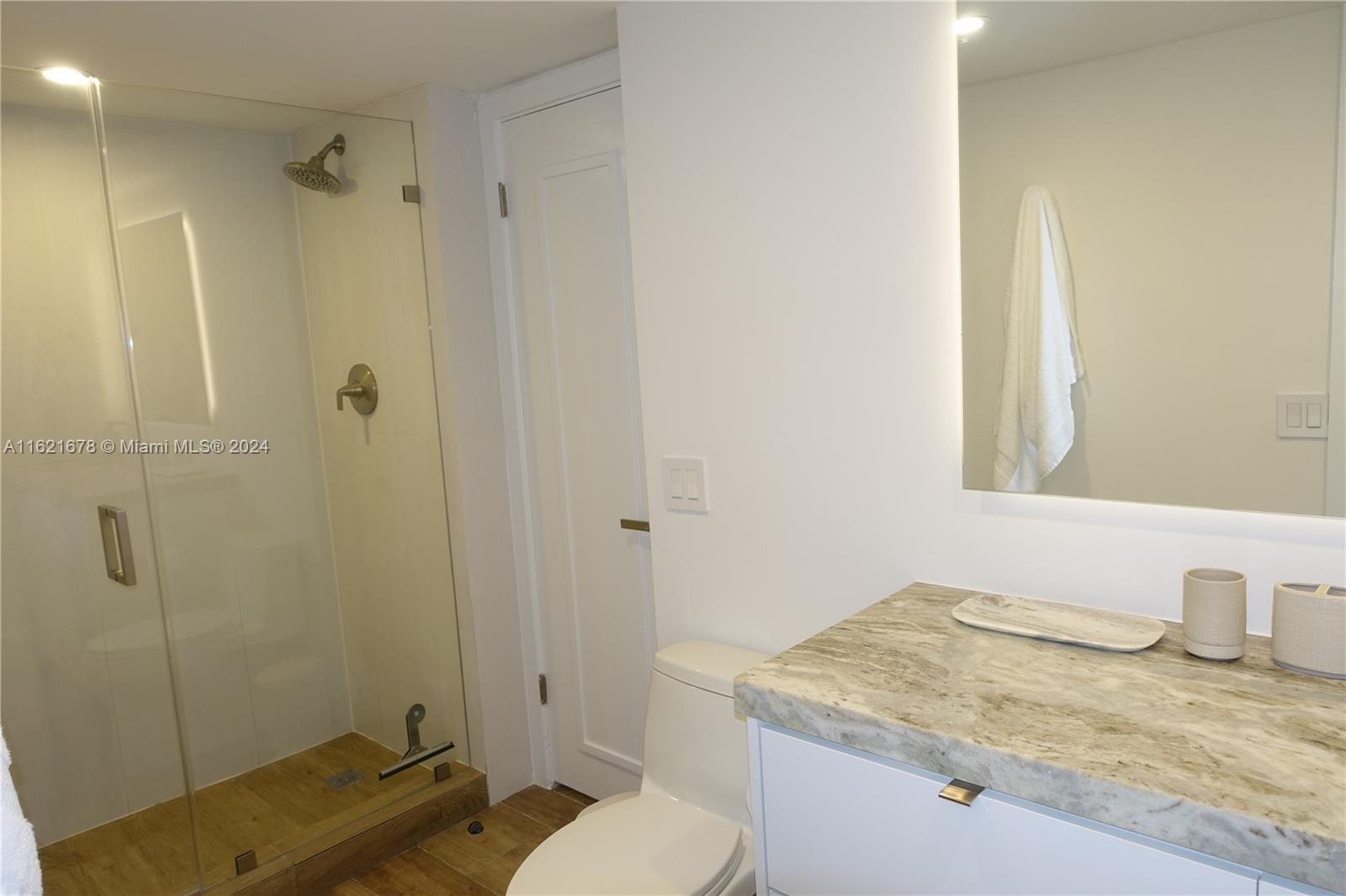 600 Grapetree Dr #4DN, Key Biscayne FL 33149